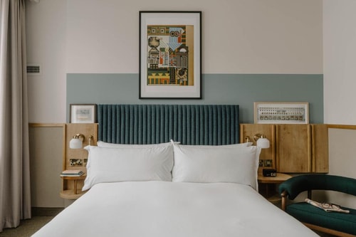 Standard Queen Room Near St Pauls Cathedral LON 1 Luxury Bookings
