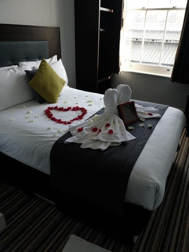 Double Or Twin Room Near Air Manage LON 4 Luxury Bookings