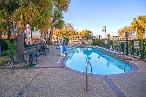 Standard Room Near Cranbrook Center HOU 7 Luxury Bookings