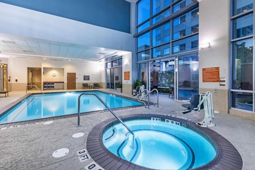 Premium King Suite Near Don McGill Toyota HOU 14 Luxury Bookings