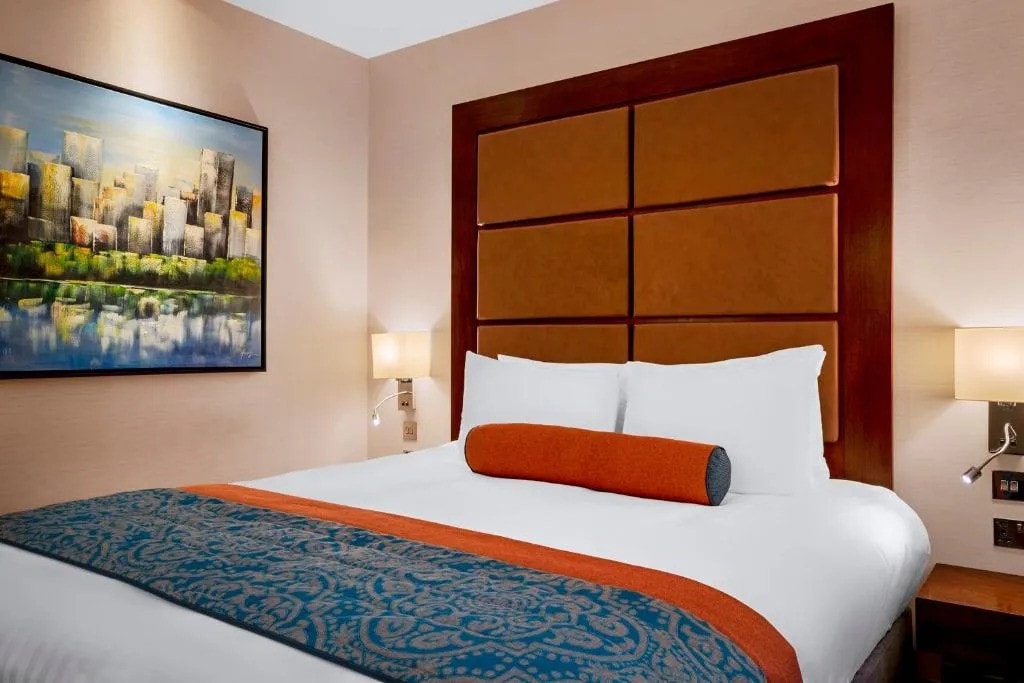 Superior King Room Near Carter Lane Gardens LON Luxury Bookings