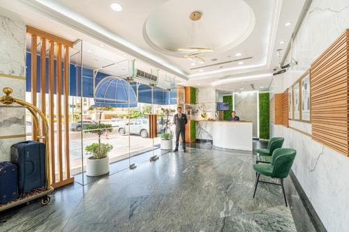 Classic 1 Bedroom Apartment Near Royal Kids Center 9 Luxury Bookings