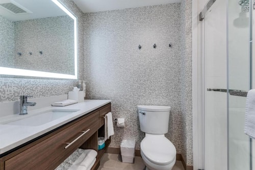 King Studio Suite Near American Red Cross DAL 6 Luxury Bookings