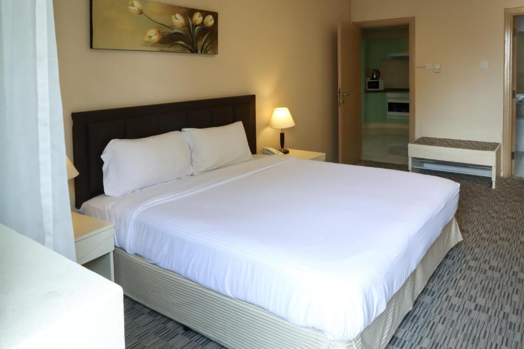 One Bedroom Apartment Near Bur Juman Mall Luxury Bookings