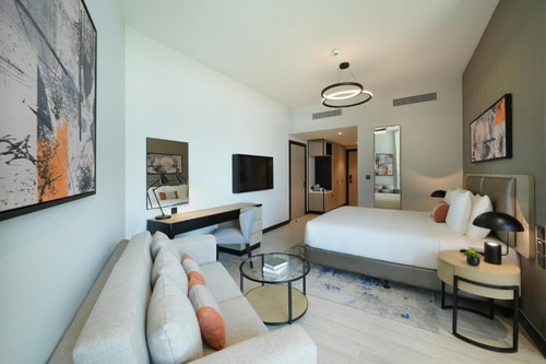 One Bedroom Suite Near Water Town Damac Hill 2 1 Luxury Bookings