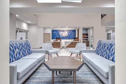 Standard Room Near Golden Corral Buffet Grill DAL 3 Luxury Bookings