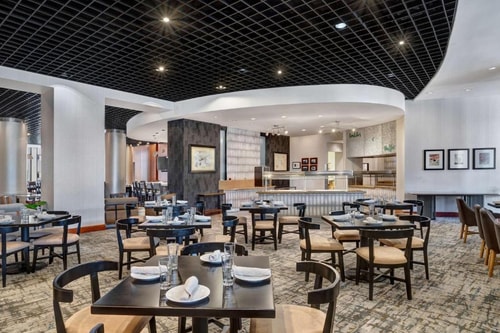 King Room Near DFW Airport Energy Plaza DAL 6 Luxury Bookings
