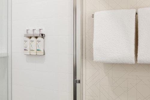 Standard King Room Near American Red Cross DAL 3 Luxury Bookings