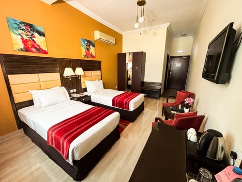 Superior Room Near Nakheel Center Dubai 16 Luxury Bookings