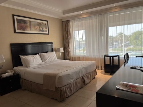 Deluxe King Or Twin Room Near Karama Center Al Ain Luxury Bookings
