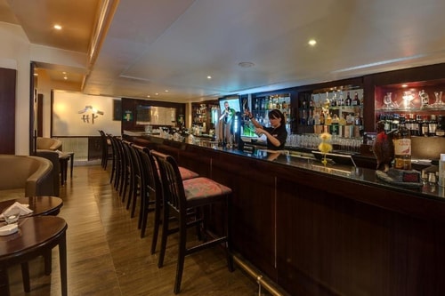 Deluxe Suite Near Baqer Mohebi Supermarket 11 Luxury Bookings