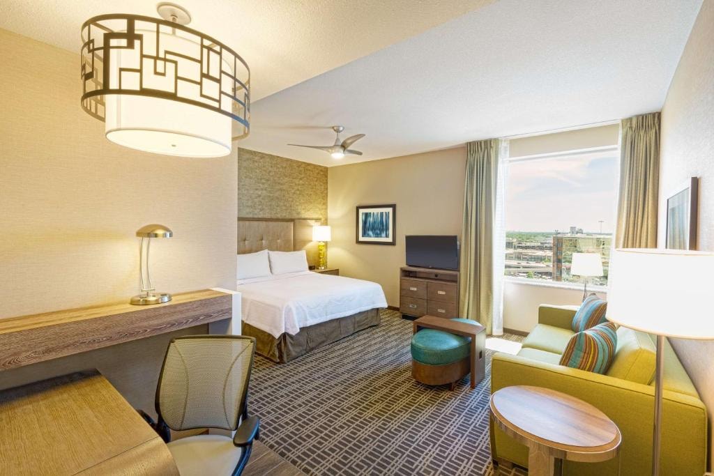 King Studio Suite Near Daikin Park HOU Luxury Bookings