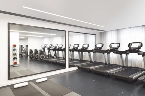Superior Queen Room Near Biophysical Therapy LON 10 Luxury Bookings