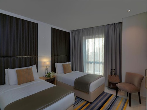 Two Bedroom Suite Near Bay Square Dubai 1 Luxury Bookings
