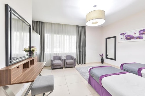 Deluxe Two Bedroom Apartment Near Park Place Tower 4 Luxury Bookings