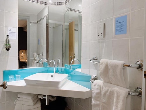 Standard Room Near Longleat House LON 2 Luxury Bookings