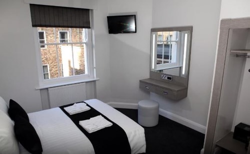 Double Room Near Norfolk Square Garden LON 3 Luxury Bookings