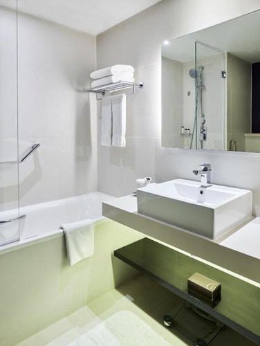 Superior King Room Near Deira City Center 9 Luxury Bookings
