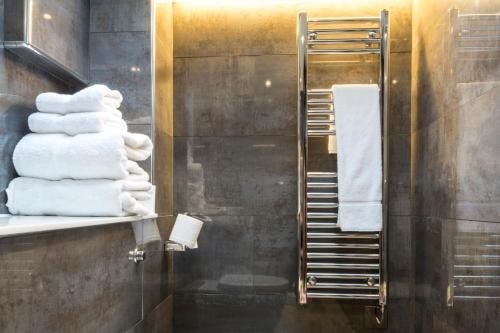 Deluxe Double Or Twin Room Near Chalk Farm LON 7 Luxury Bookings