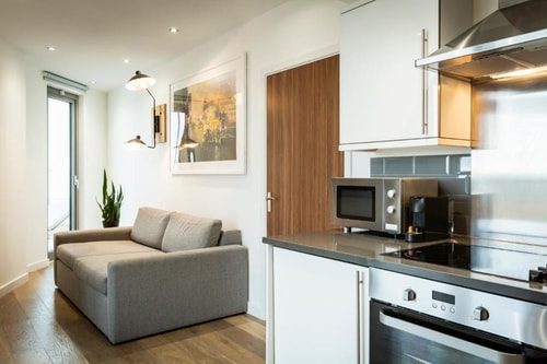 One Bedroom Apartment Near Carville Hall Park LON 3 Luxury Bookings
