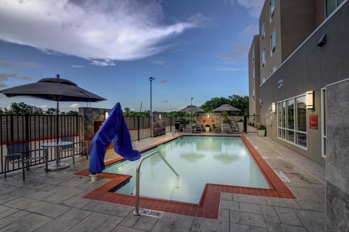King Studio Near Our Lady Of Grace Church HOU 12 Luxury Bookings
