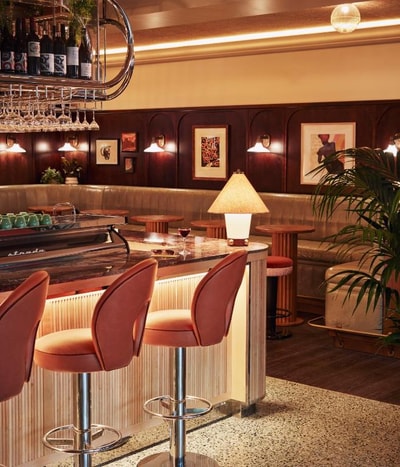 Queen Room Near Bush Theatre LON 11 Luxury Bookings