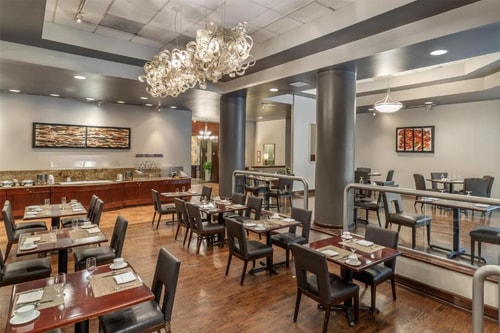 King Or Twin Room Near Consulate Of Argentina HOU 8 Luxury Bookings