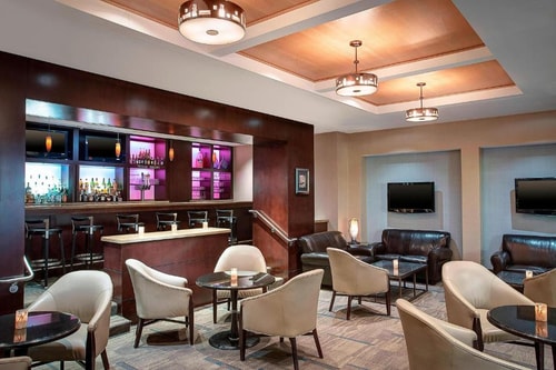 Queen Guest Room Near Dyer Stadium HOU 3 Luxury Bookings