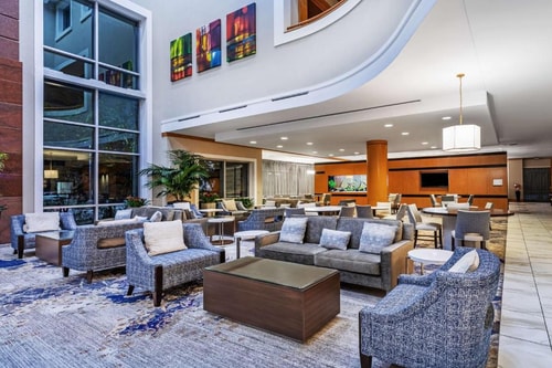 Premium King Suite Near Don McGill Toyota HOU 8 Luxury Bookings