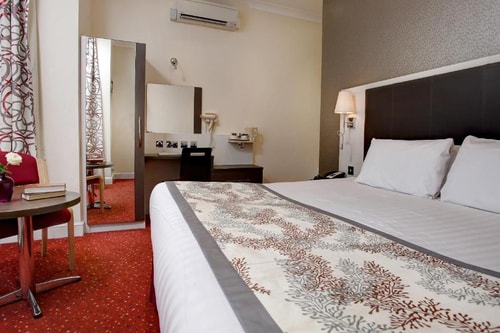 Standard Double Room Near The Chiswick Cinema LON 1 Luxury Bookings