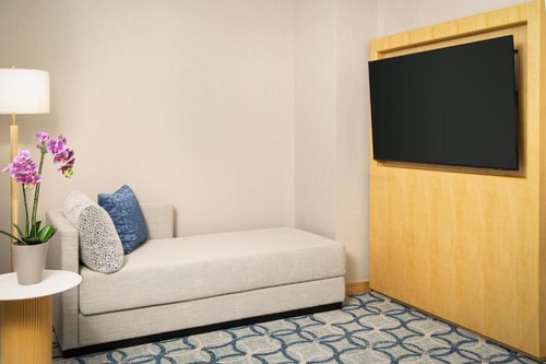 Standard King Room Near Hudson Theatre NYC 4 Luxury Bookings