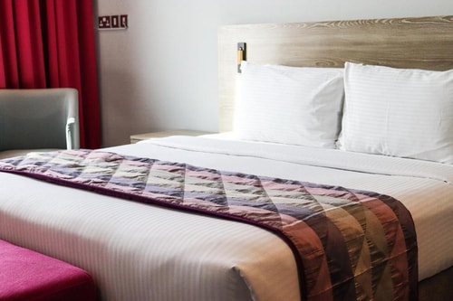 Standard Room Near Sharaf Dg Building 0 Luxury Bookings