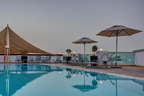 Deluxe King Room Near Port Saeed Plaza Dubai 13 Luxury Bookings