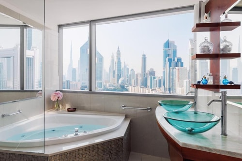 Three Bedroom Duplex Residence Near WTC Metro 8 Luxury Bookings