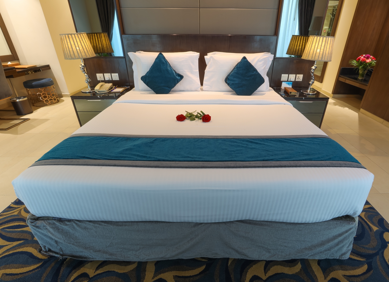 Executive Suite Near Mankhool Plaza. Luxury Bookings