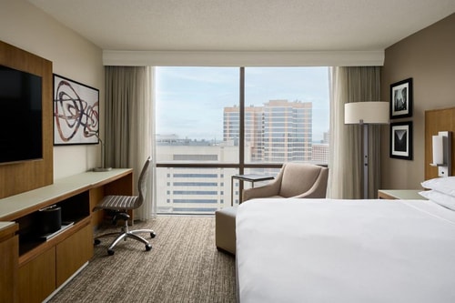King Guest Room Near Houston Zoo HOU 1 Luxury Bookings