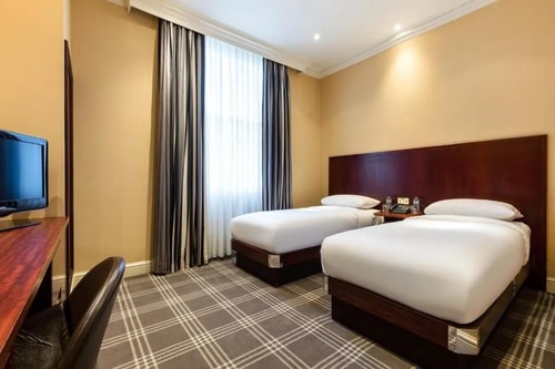 Standard Room Near East Lawn LON 1 Luxury Bookings