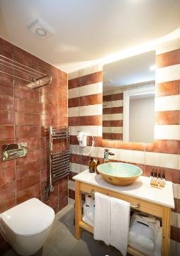 Superior Double Room Near Rectory Gardens LON 11 Luxury Bookings