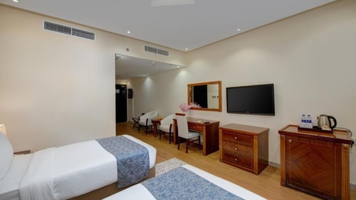 Deluxe King Or Twin Room Near Rayyan Mandi Rigga 1 Luxury Bookings