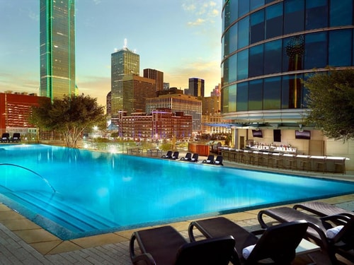 Queen Room Near Dallas Convention Center DAL 9 Luxury Bookings