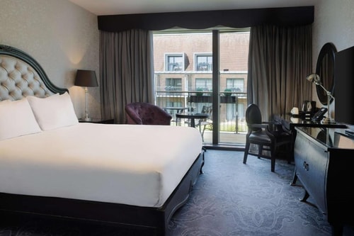 Guest Queen Room Near Syon Park LON 1 Luxury Bookings