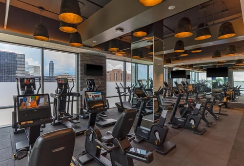 Luxury King Room Near Memorial Park HOU 18 Luxury Bookings