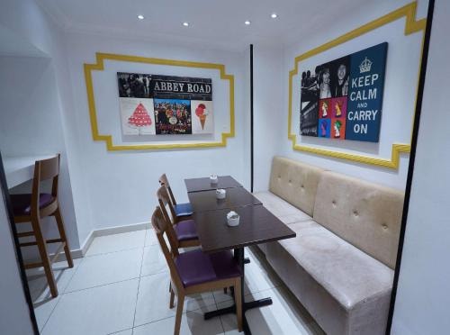 Double Or Twin Room Near Victoria Theatre LON 10 Luxury Bookings