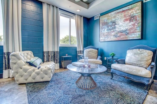 Deluxe King Room Near Lake Cliff Park DAL 10 Luxury Bookings