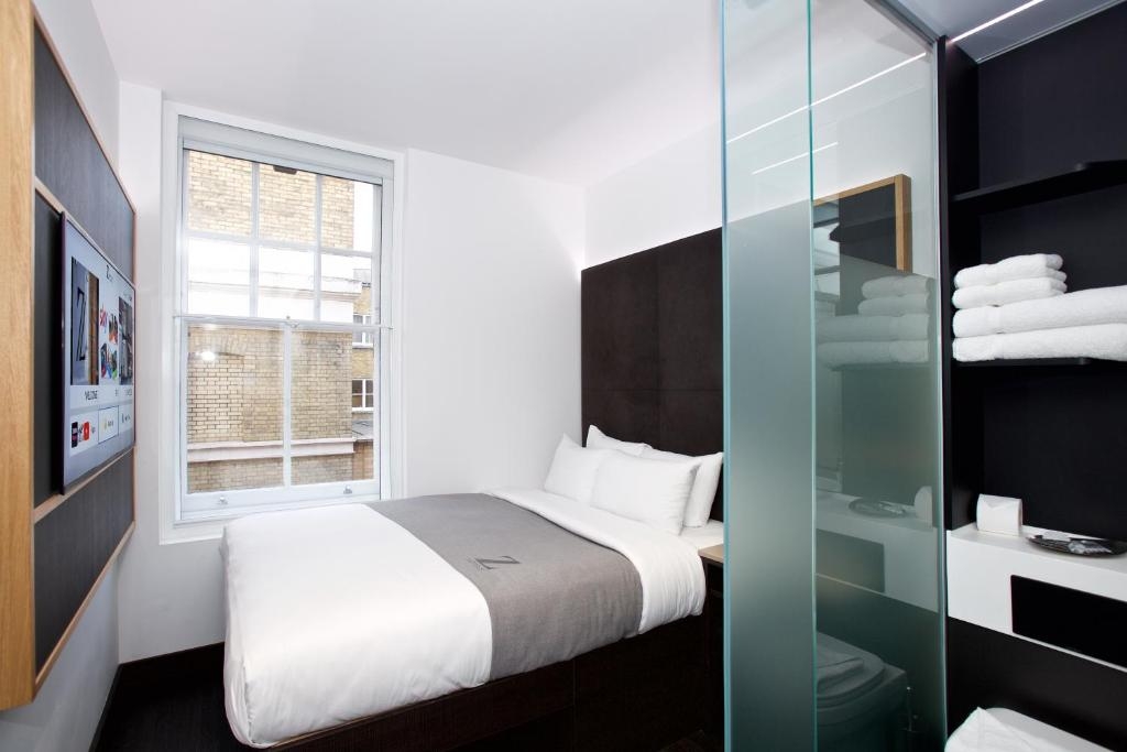 Queen Room Near Diamond Jubilee Garden LON Luxury Bookings