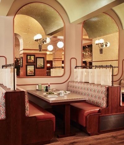 Queen Room Near Bush Theatre LON 9 Luxury Bookings