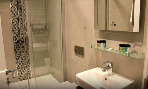Double Or Twin Room Near Gloucester Park LON 13 Luxury Bookings