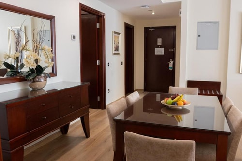 2 Bedroom Apartment Near Dubai Internet City Metro 4 Luxury Bookings