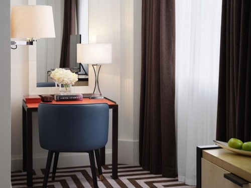Deluxe King Room Near Weston House LON 2 Luxury Bookings