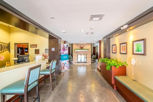 Queen Studio Suite Near Thorne Stadium HOU 7 Luxury Bookings